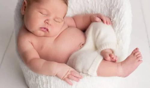 亻旁宜取名的字女孩 好听的女孩名字推荐